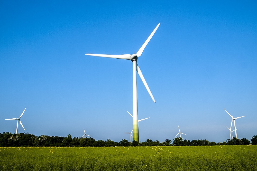 EIGEN WINDTURBINE WINSTGEVEND