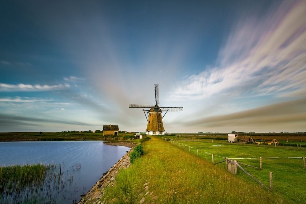 Eerste water in innovatieve ondergrondse regenwateropslag Texelse boeren