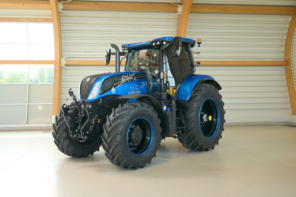 New Holland viert twee miljoenste trekker in 60 jaar Basildon