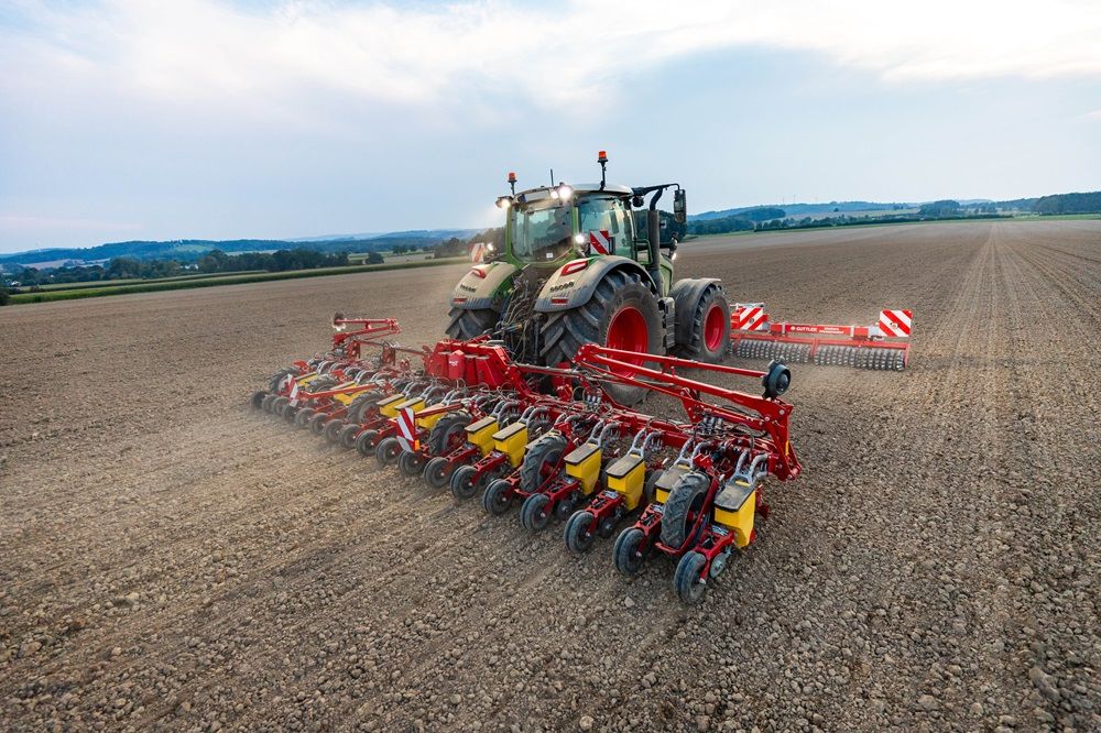 Matrix precisiezaaimachine met hydraulische drukondersteuning beschikbaar uit canva